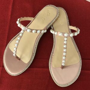 Jewel by Badgley Mischka Sandals